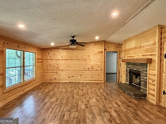 4th image of 325 Fern Valley Trl