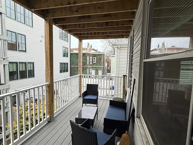 738 E 6th St #2 — Photo 2