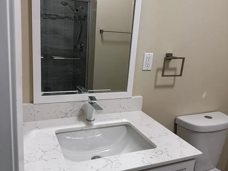2070 University Avenue — Photo 46