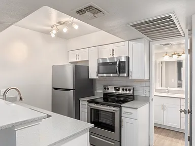 B2 Renovated - 2 Bed 2 Bath