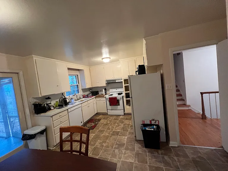 2432 Tryon Rd — Photo 9