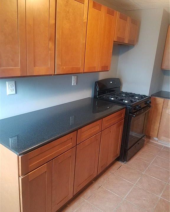 2nd image of 528 Millbrook Rd