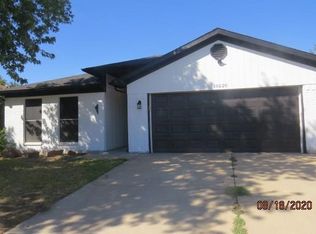 10220 Sunset View Dr, Fort Worth, TX 76108