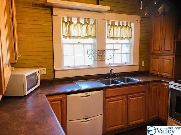 5th image of 428 Curry Dr NW