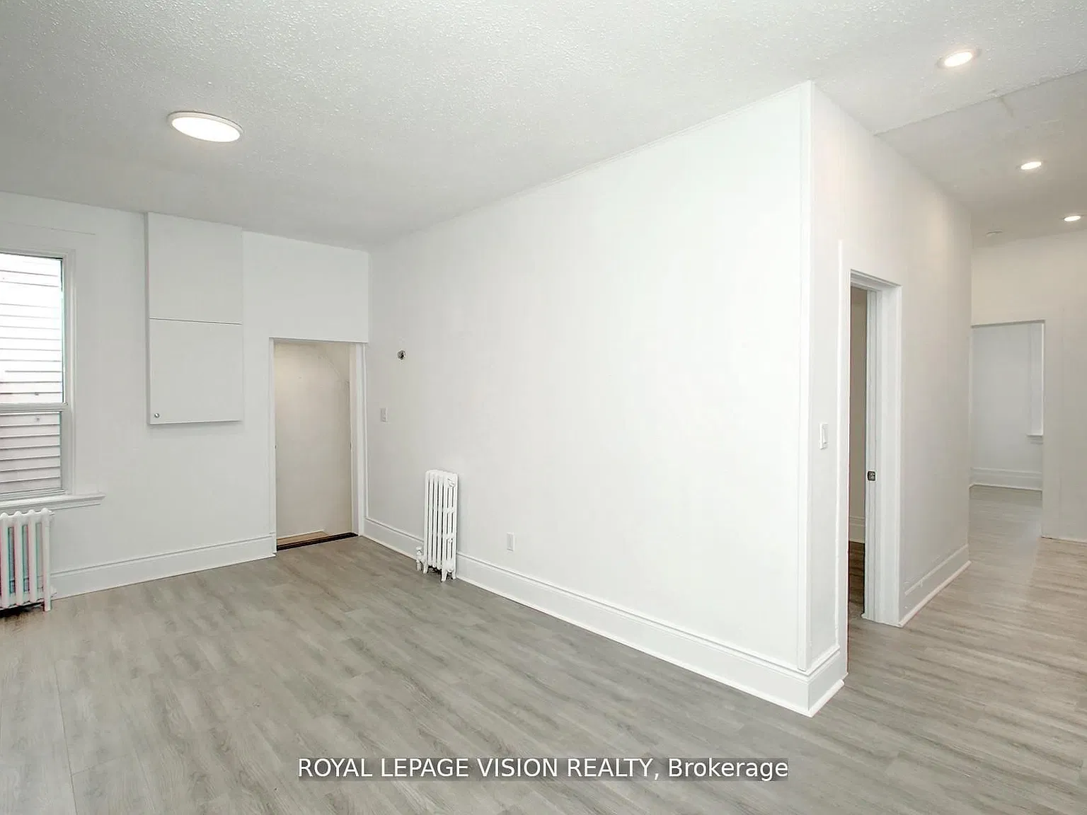 3 bed, $2,400 — Photo 4