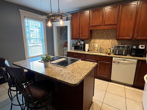 4th image of 476 Vermont Pl #476