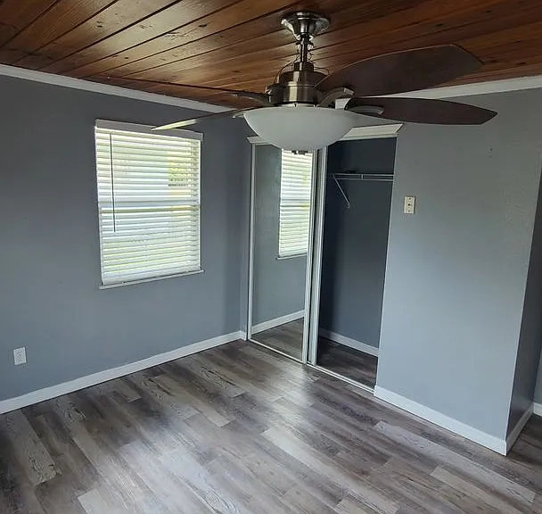 720 W Tropicana Ct — Photo 11