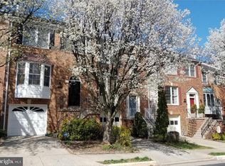 8008 Rachelle Pl, Vienna, VA 22182