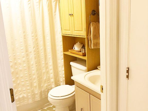 Three Piece Bathroom.