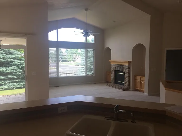1922 Hillside Pl — Photo 6