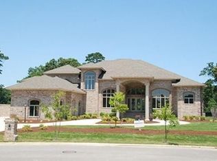 2916 Estates Dr, Virginia Beach, VA 23454