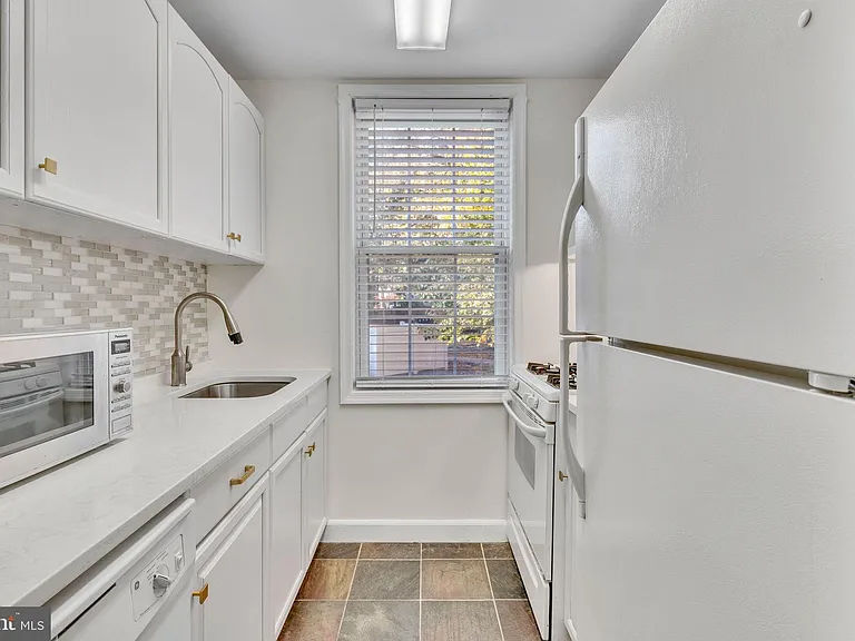 220 N Thomas St #3 — Photo 11