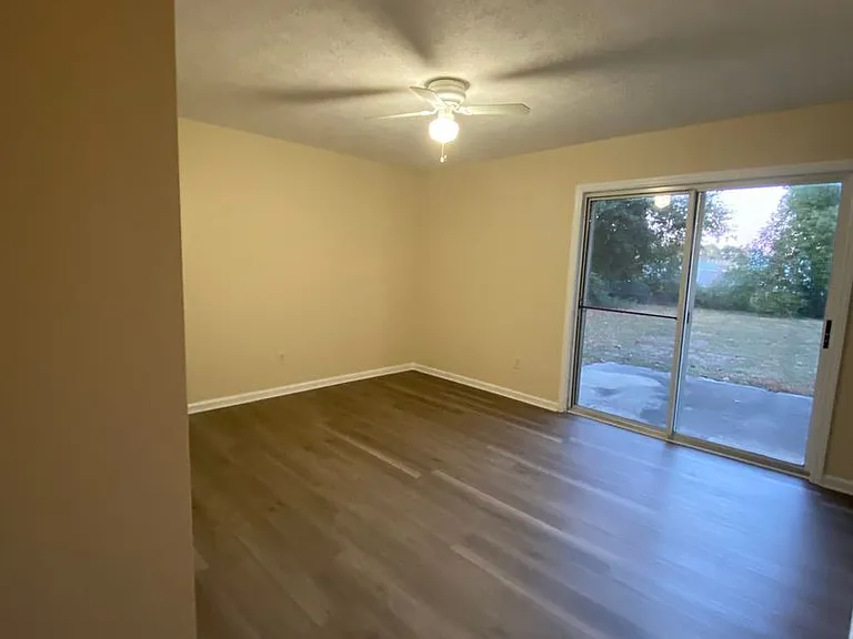 2216 Anne Ave — Photo 11