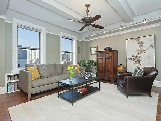 Sold by Sotheby's International Realty | media 10