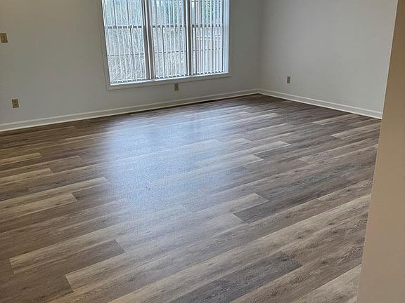 5th image of 307 Townhouse Rd