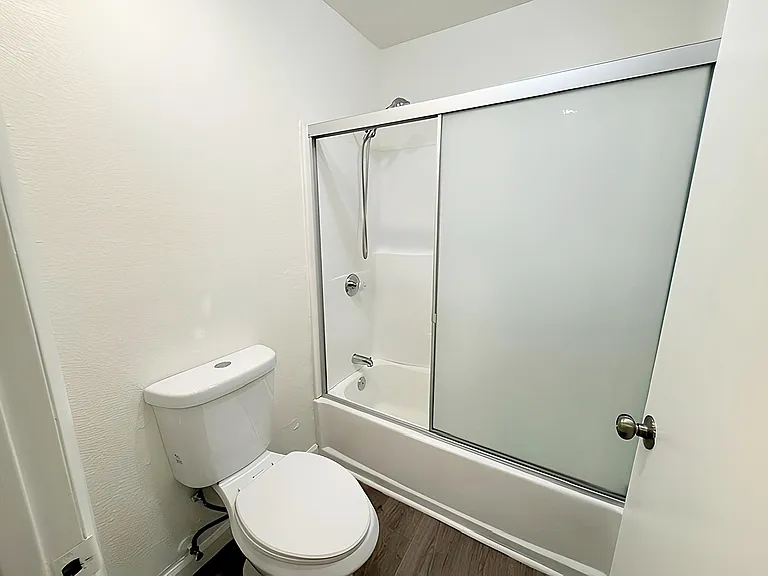 3963 Melrose Ave #2 — Photo 8