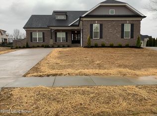 5103 Coachlight Ct, Louisville, KY 40299