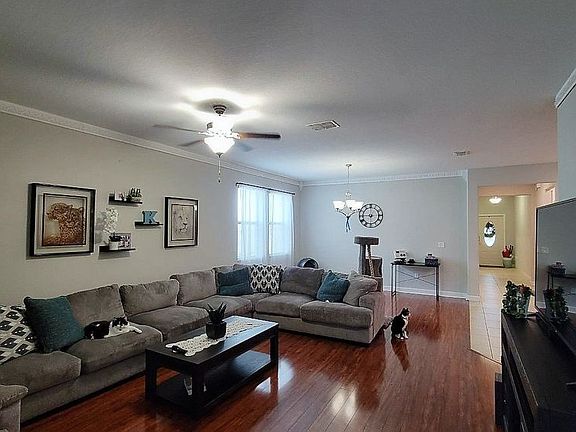 4th image of 10221 Count Fleet Dr