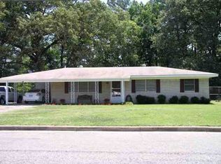 708 N Lane Wells Dr, Longview, TX 75604