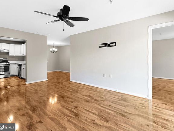5th image of 6 Tyler Falls Ct APT K