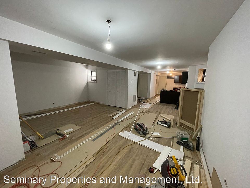 1st image of 1453 W Carmen Ave #G
