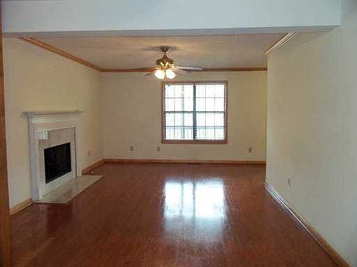 4th image of 3577 Dorris Circle