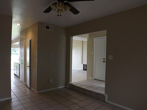 5th image of 3934 Knollcrest Dr