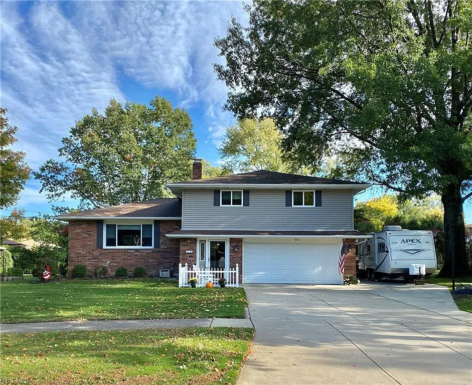 1478 N Circle View Dr photo 1