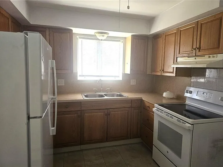 124 Jane St #B — Photo 4