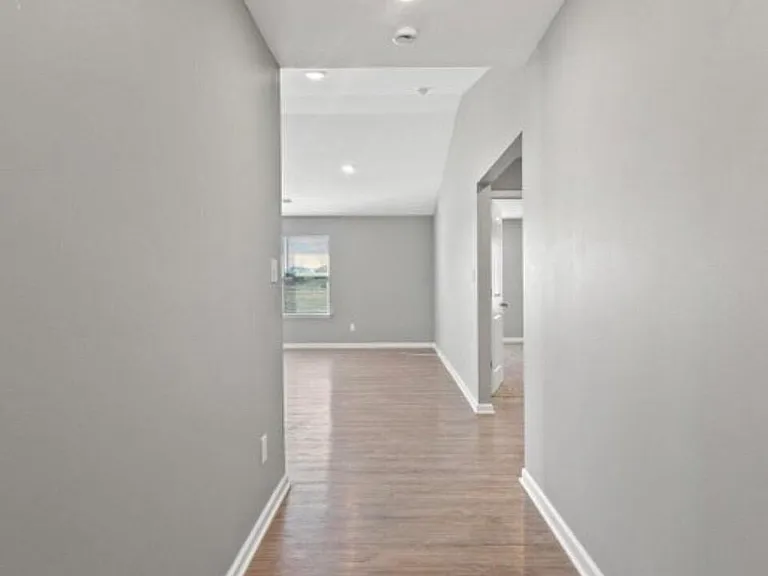 138 Landry Ln — Photo 2