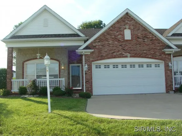 1702 Meyer Ct, Godfrey, IL 62035