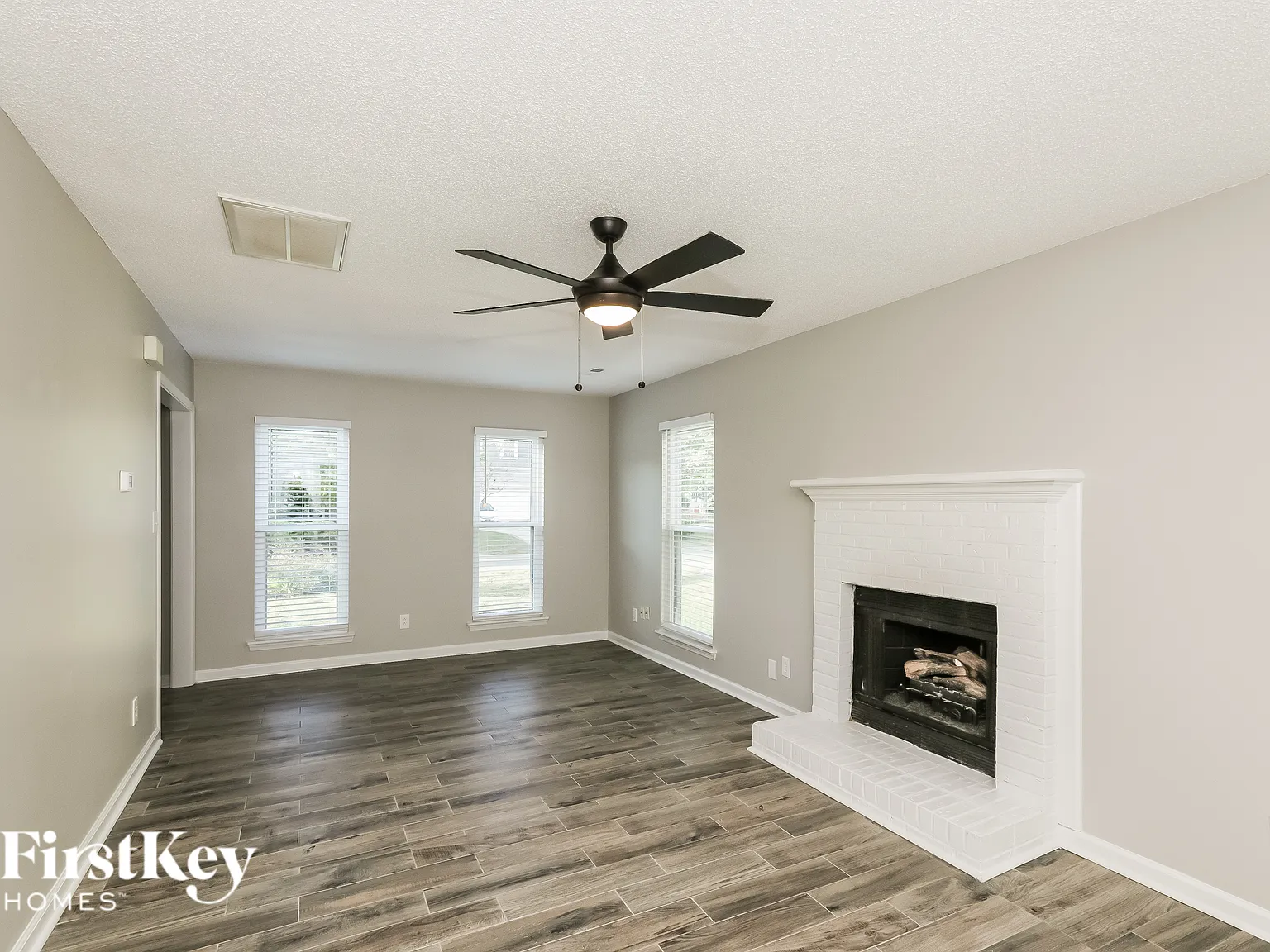 3 bed, 2.5 bath, 1734 sqft, $3,000 — Photo 3