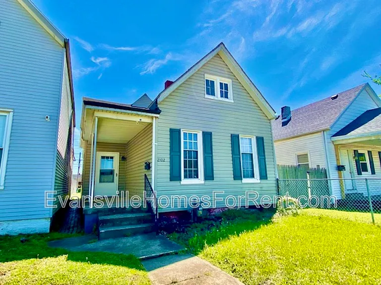 2102 W Delaware St — Photo 1