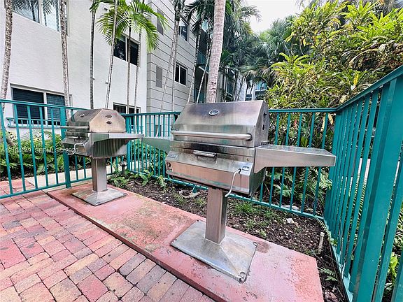 5th image of 6001 SW 70th St APT 654