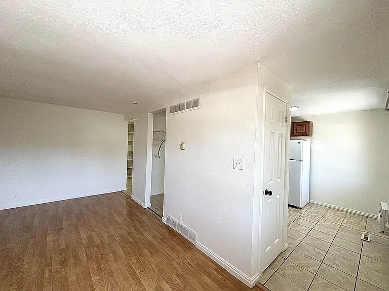 615 E 700 S — Photo 4
