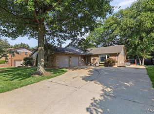 149 Stahl Dr, Smithton, IL 62285