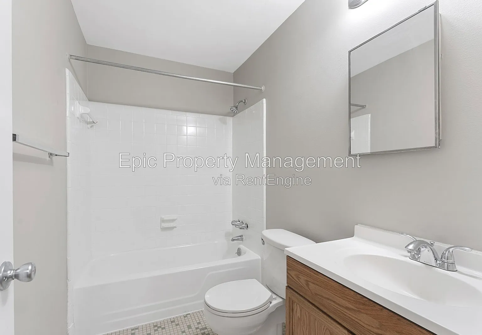 1 bed, 1.0 bath, $995 — Photo 4