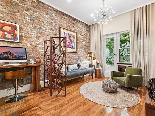 11 Charlton St APT 3B, New York, NY 10014