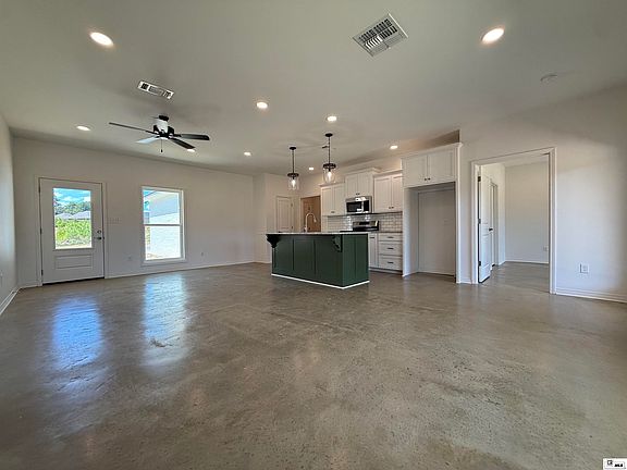 3rd image of 2904 Sequoia Ave
