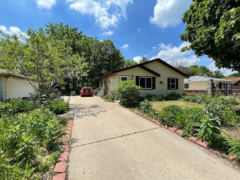 1st image of 2135 Macarthur Rd