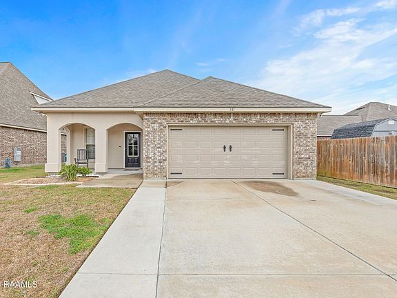 2nd image of 321 Valcour Pl