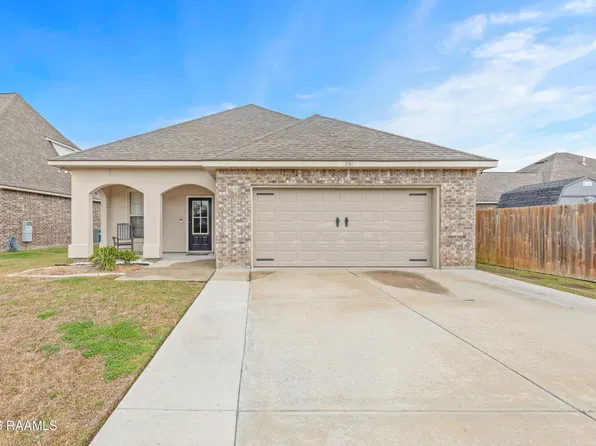 321 Valcour Pl, Youngsville, LA 70592