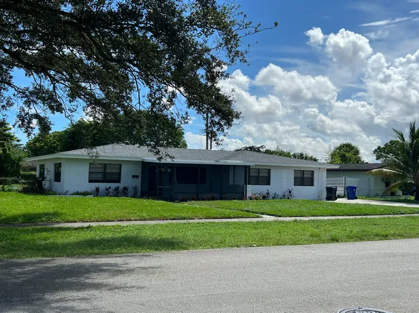 450 W Evanston Cir, Fort Lauderdale, FL 33312