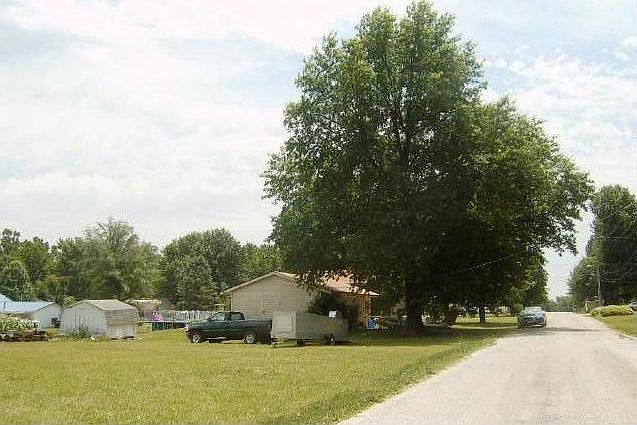 2nd image of 206 N 5th St