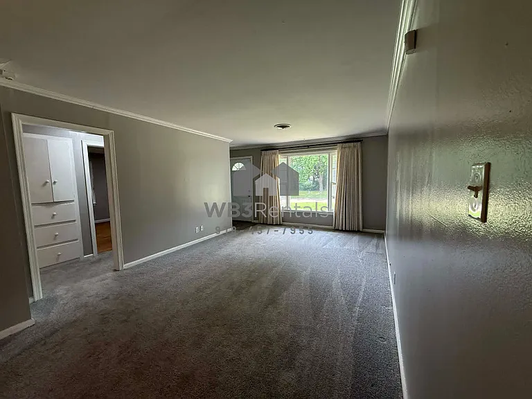 4210 Robertson Blvd — Photo 3