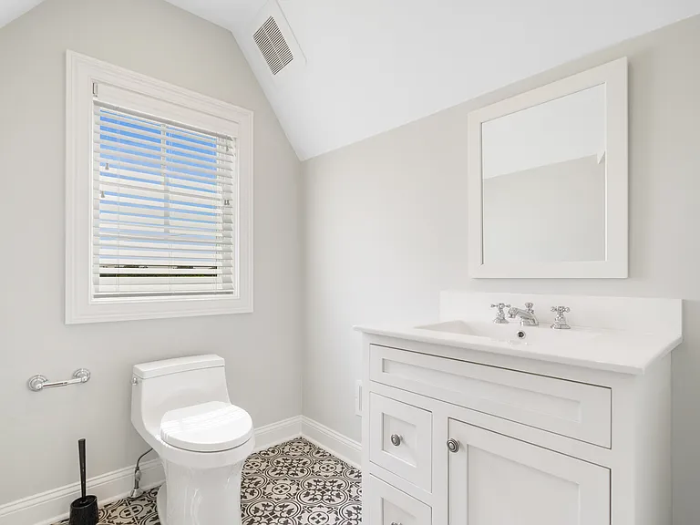 124 Maple Ave #B — Photo 5