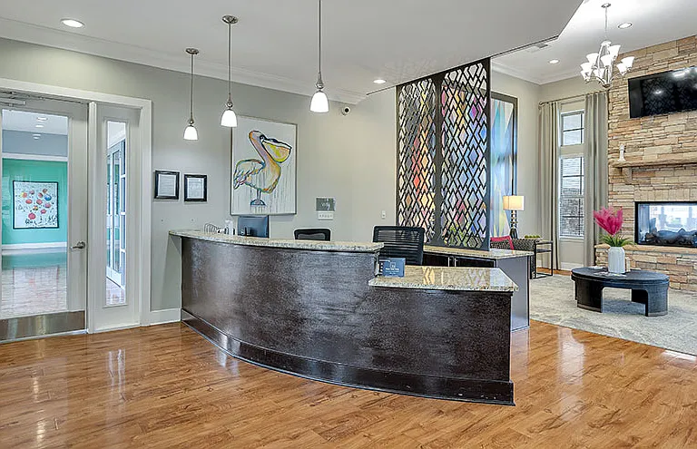 Retreat at Fremaux Town Center Apartments — Photo 18