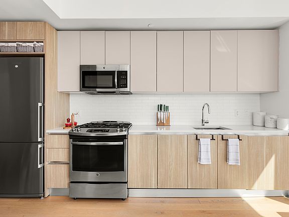 4th image of 42-20 24th St Unit 22D