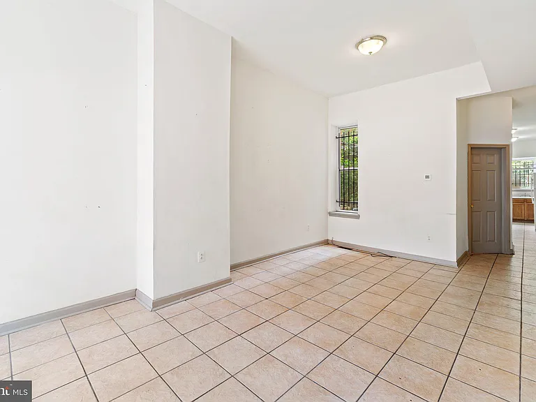 2116 N Carlisle St — Photo 5