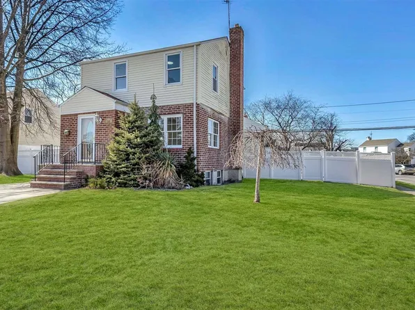 122 Opal Street, Elmont, NY 11003